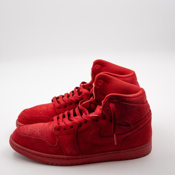 Athletic_Shoes